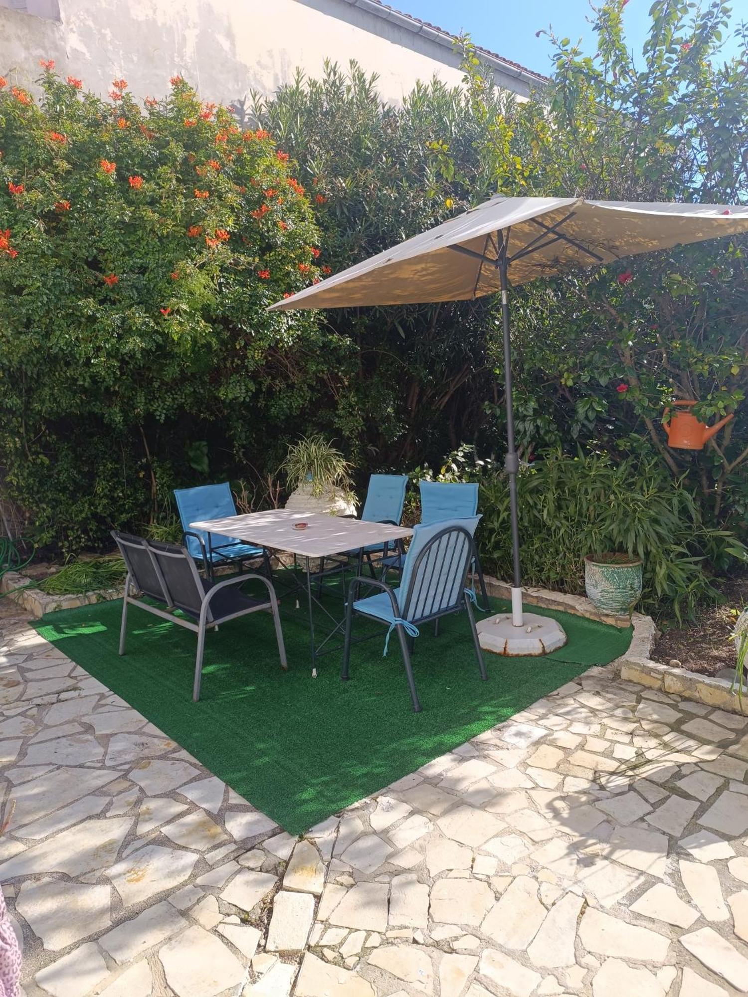 Garden Home Гайос Екстериор снимка